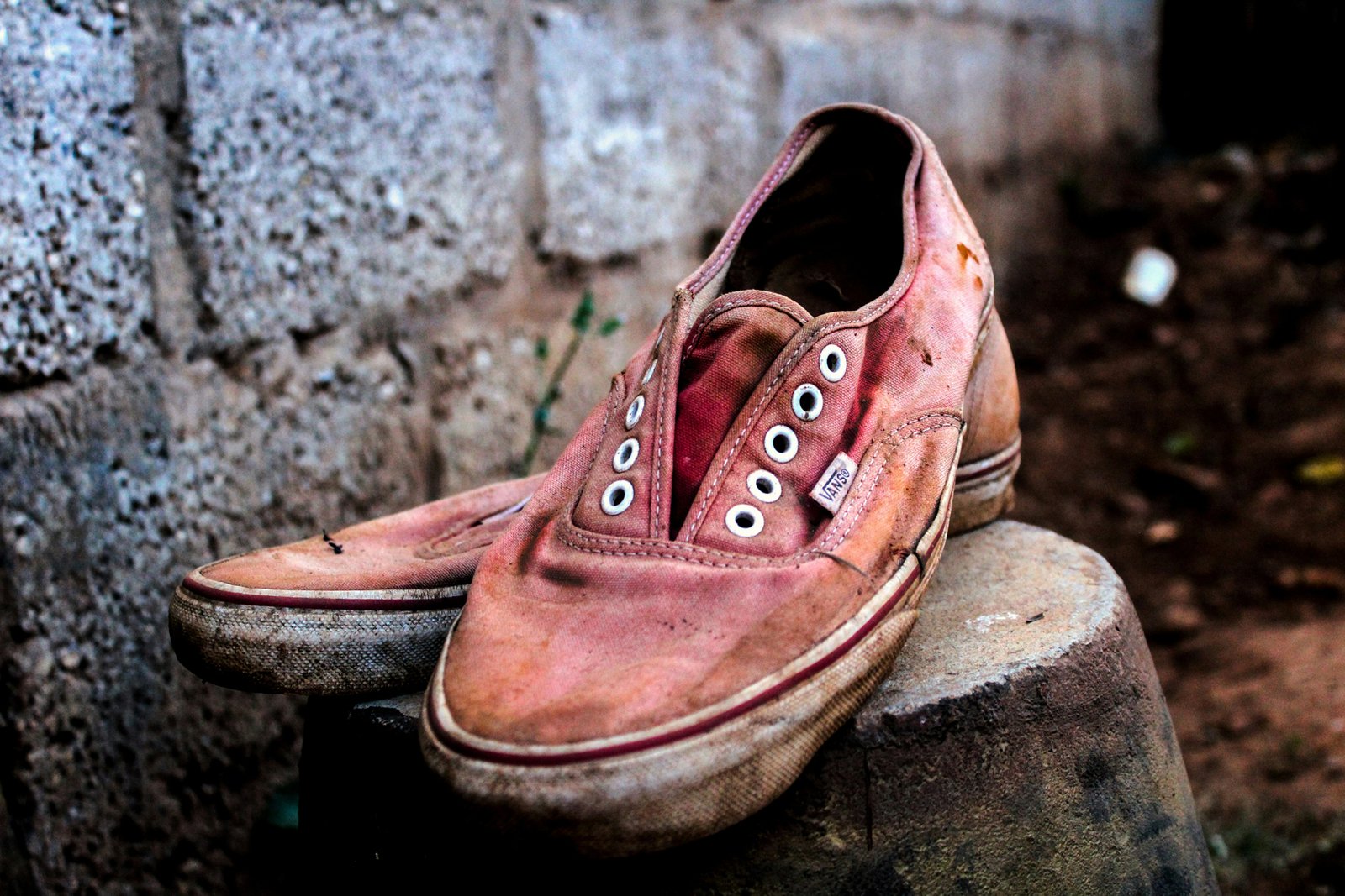 Turnschuhe mit Verfärbungen nach dem Waschen