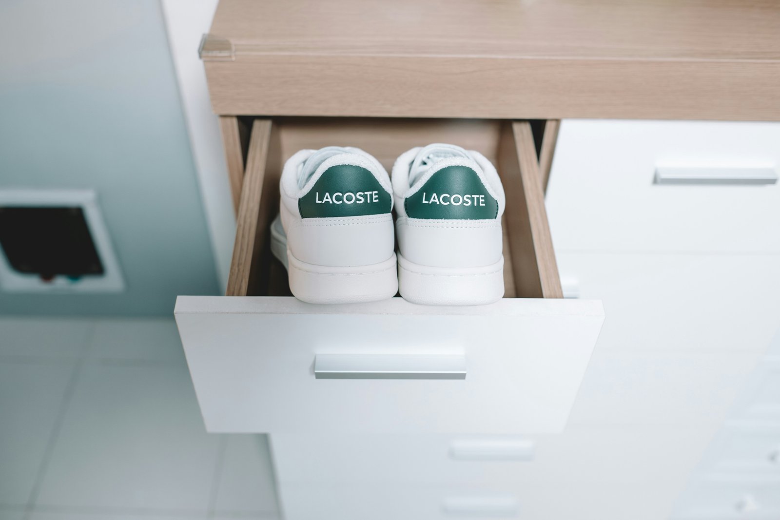 Natron zur Reinigung von Schuhen